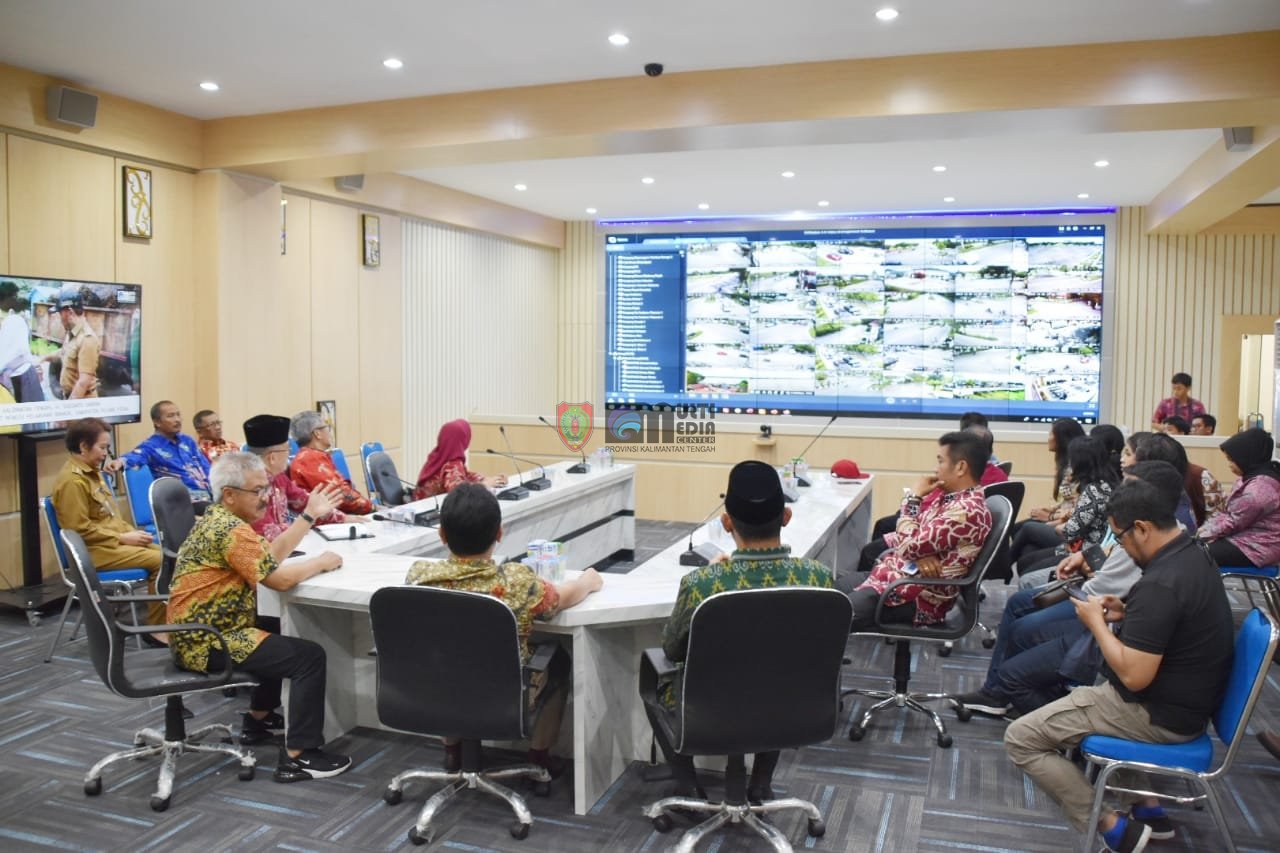 Gubernur Kalteng Sugianto Sabran Sambangi Gedung Smart Province