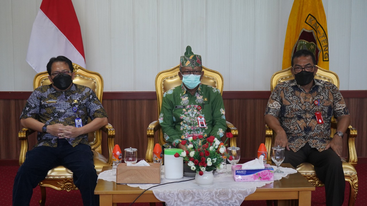Asisten Pemerintahan Dan Kesra Hadiri Sosialisasi PTSL Tahun 2022 Secara Virtual