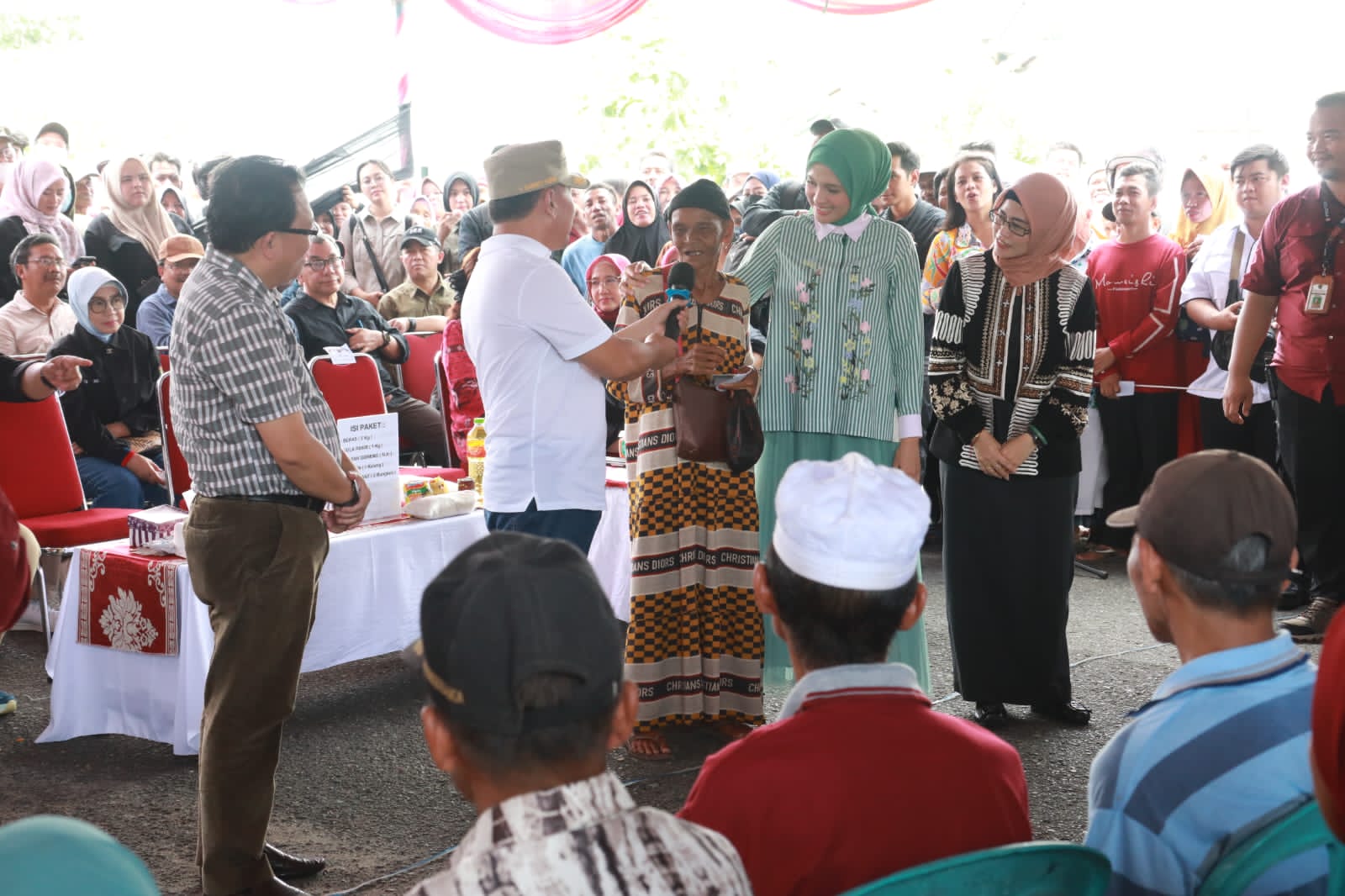 Gubernur dan Wakil Gubernur Kalteng Buka Pasar Murah di Tiga Lokasi Kabupaten Kapuas