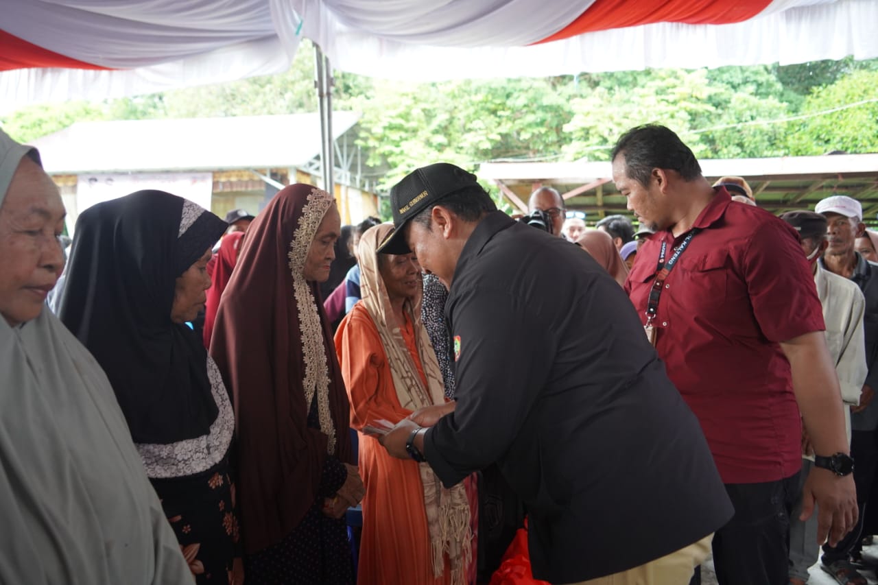 Gubernur dan Wakil Gubernur Kalteng Buka Pasar Murah di Tiga Lokasi Kabupaten Kapuas