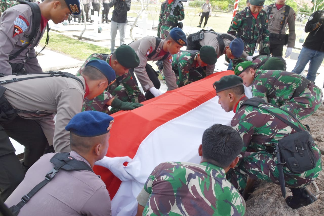 Gubernur Kalteng Sampaikan Rasa Terima Kasih Atas Jasa-Jasa Ir. Reinout Sylvanus
