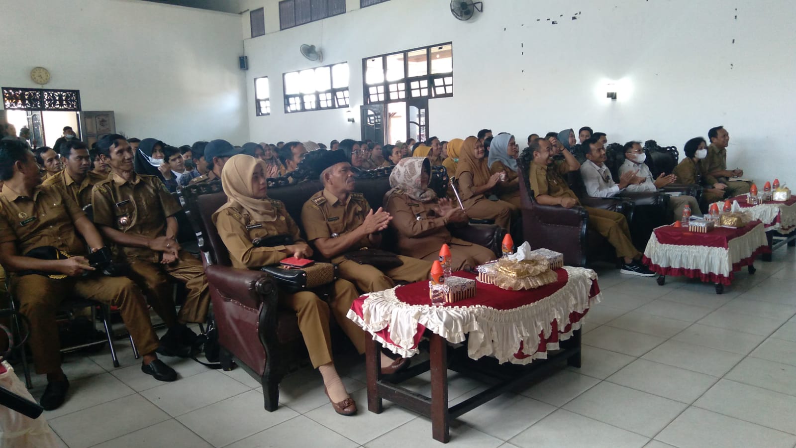 Pj. Bupati Barsel Buka Bimtek Pengelolaan Keuangan Desa Berbasis Aplikasi Siskeudes
