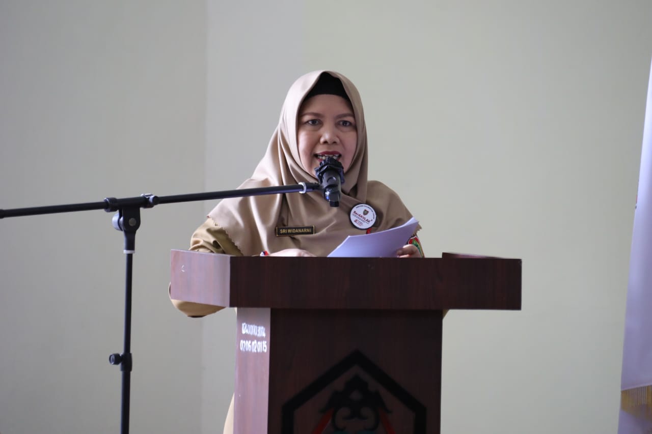 Dukung Kemajuan Sektor Perkebunan, Asisten Ekbang Sri Widanarni Buka Seminar Potensi Pengembangan Industri dan Budidaya Kakao di Kalteng