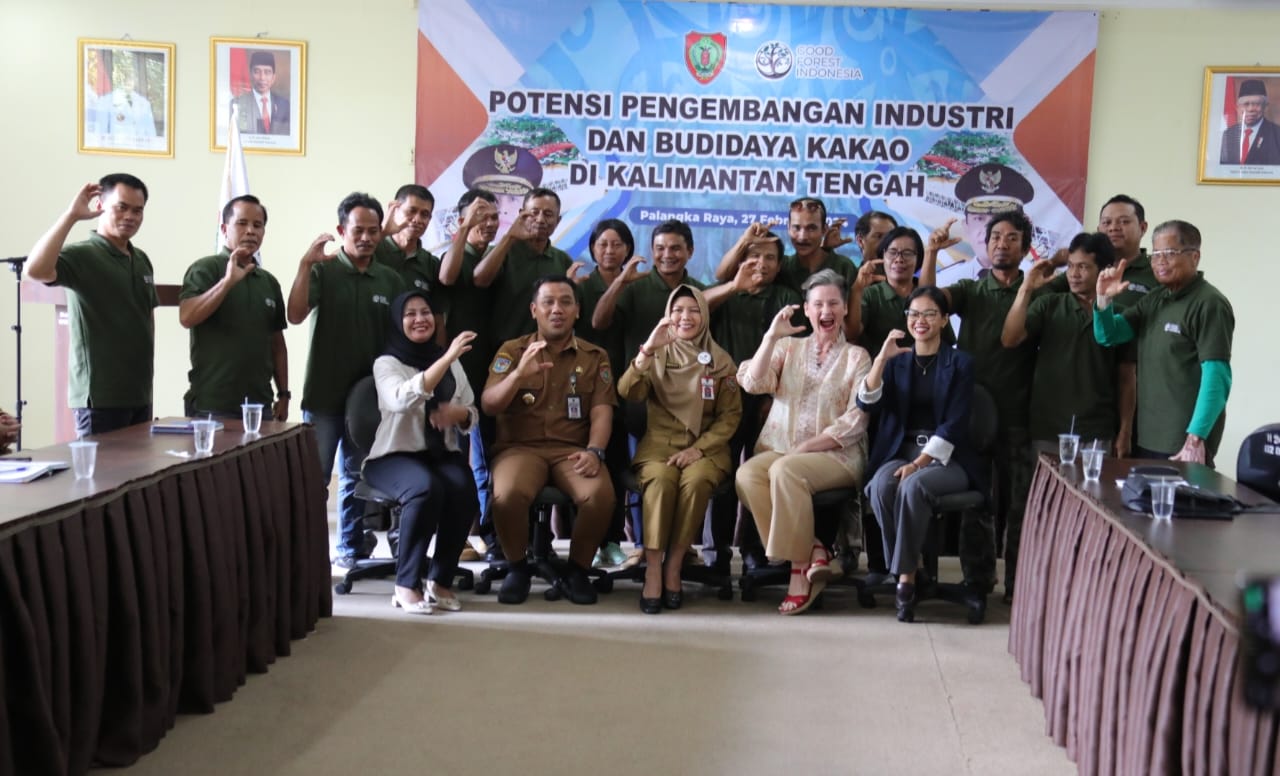 Dukung Kemajuan Sektor Perkebunan, Asisten Ekbang Sri Widanarni Buka Seminar Potensi Pengembangan Industri dan Budidaya Kakao di Kalteng