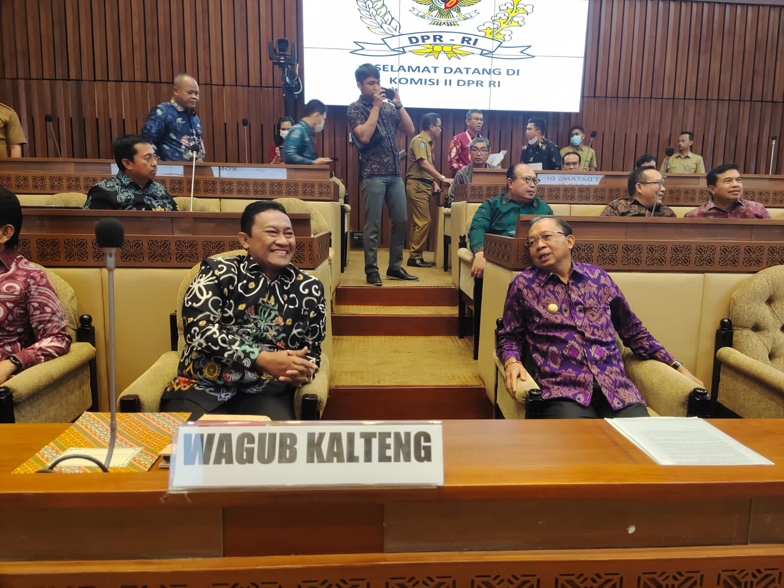 Hadiri Rapat Panja RUU Prov. Kalteng, Wagub Edy Pratowo Sampaikan Masukan