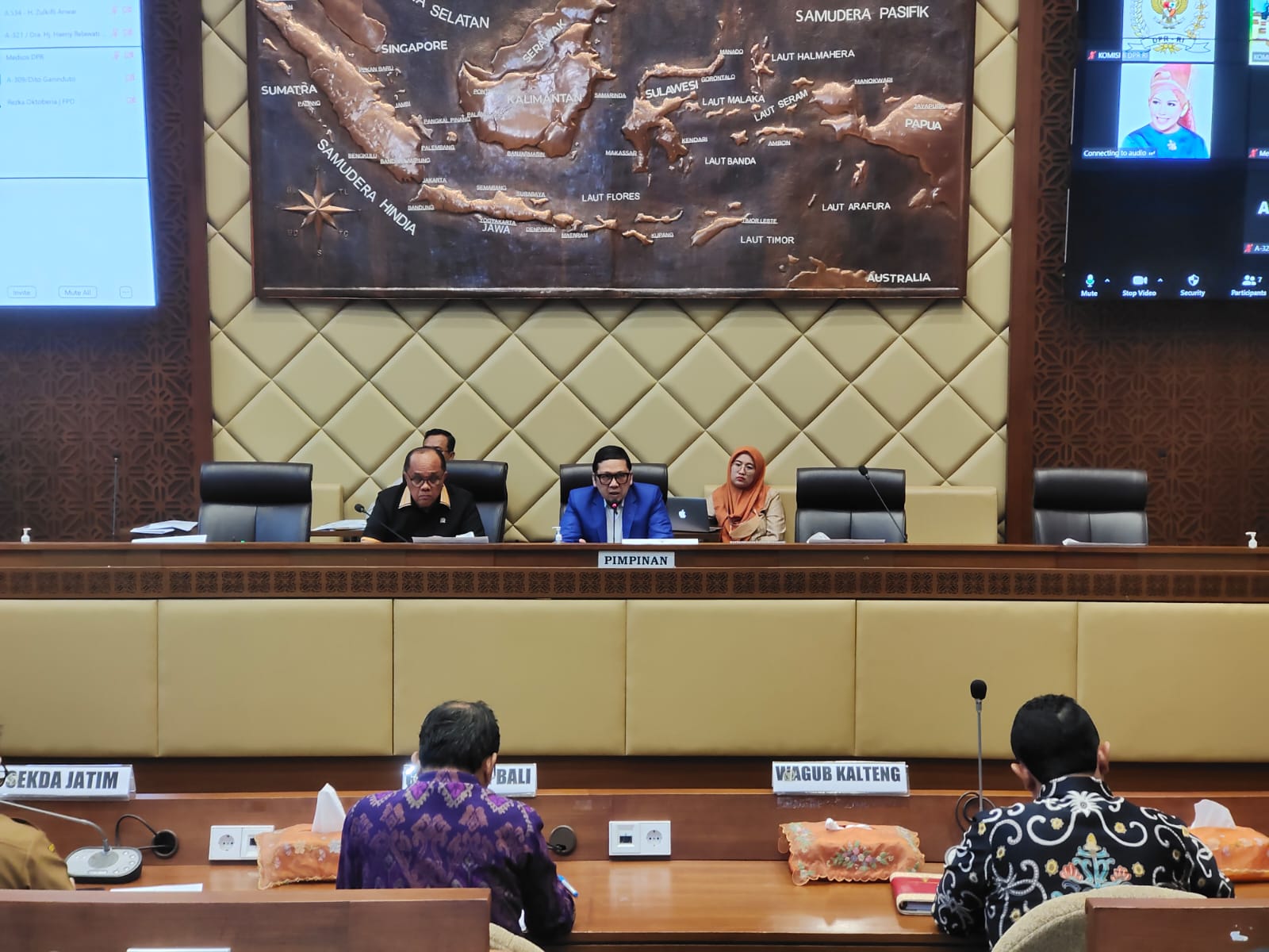 Hadiri Rapat Panja RUU Prov. Kalteng, Wagub Edy Pratowo Sampaikan Masukan