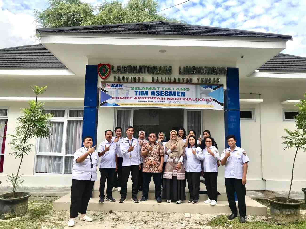 UPT Laboratorium Lingkungan DLH Kalteng Raih Akreditasi dari KAN