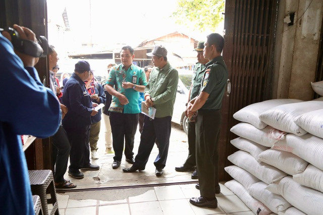 Sahli Gubernur Yuas Elko dan TPID Kalteng Lakukan Pemantauan Harga Pangan Menjelang Hari Raya Idul Fitri 1446 H/  2025 M