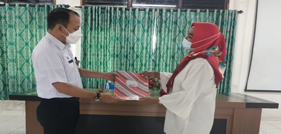 DPMPTSP Prov. Kalteng Laksanakan Pelepasan ASN Purna Tugas dan Pembinaan Pegawai 