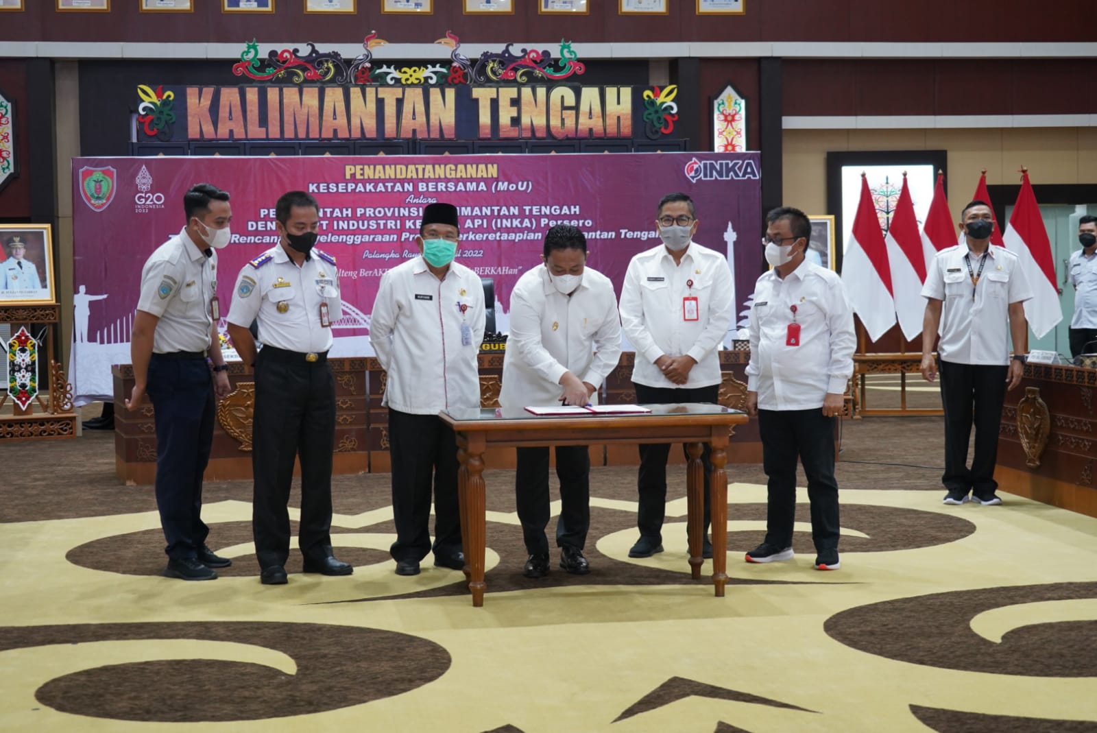Wagub Edy Pratowo Lakukan Penandatanganan Nota Kesepakatan antara Pemprov. Kalteng dengan PT. INKA Persero 