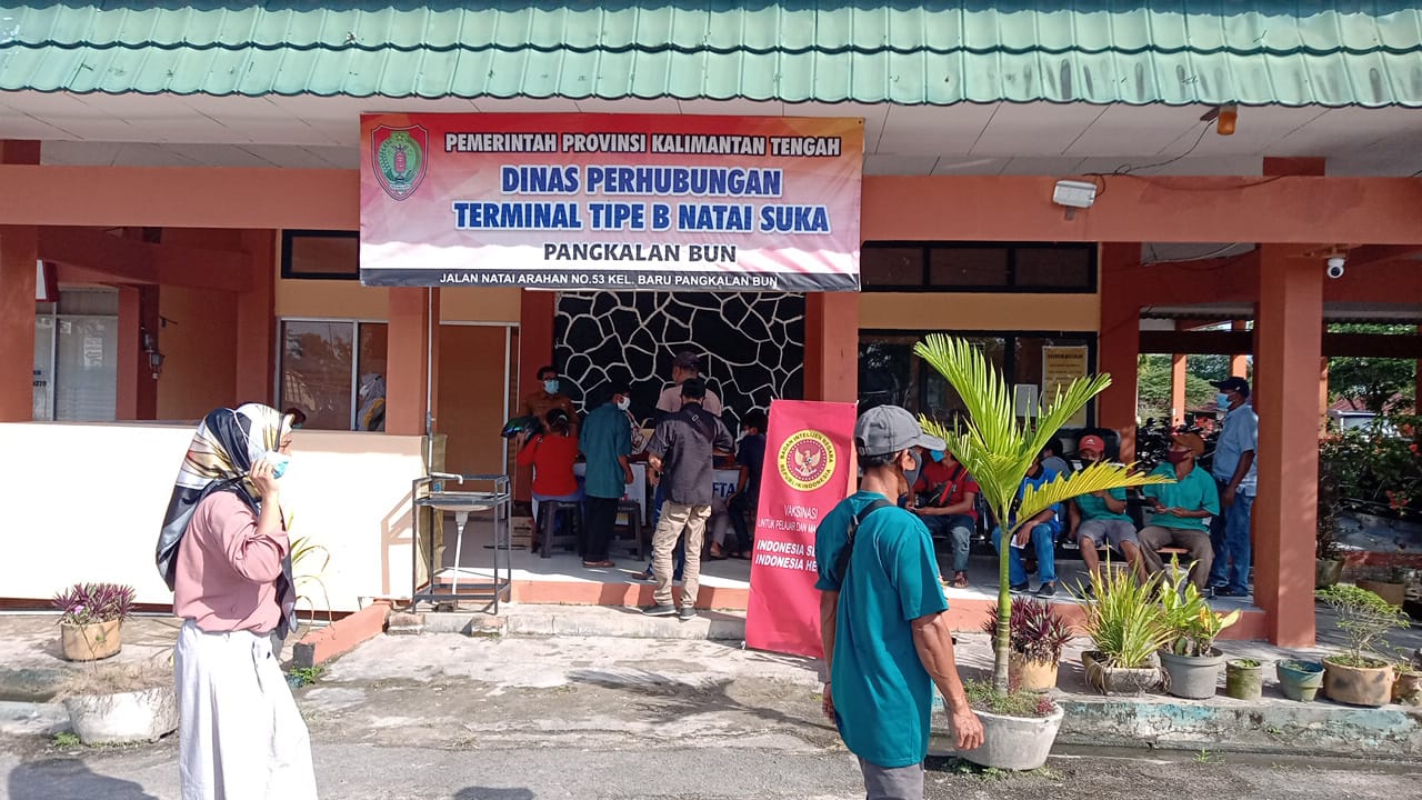 Pelaksanaan Vaksinasi Bagi Penumpang di Terminal Tipe-B Natai Suka Pangkalan Bun 