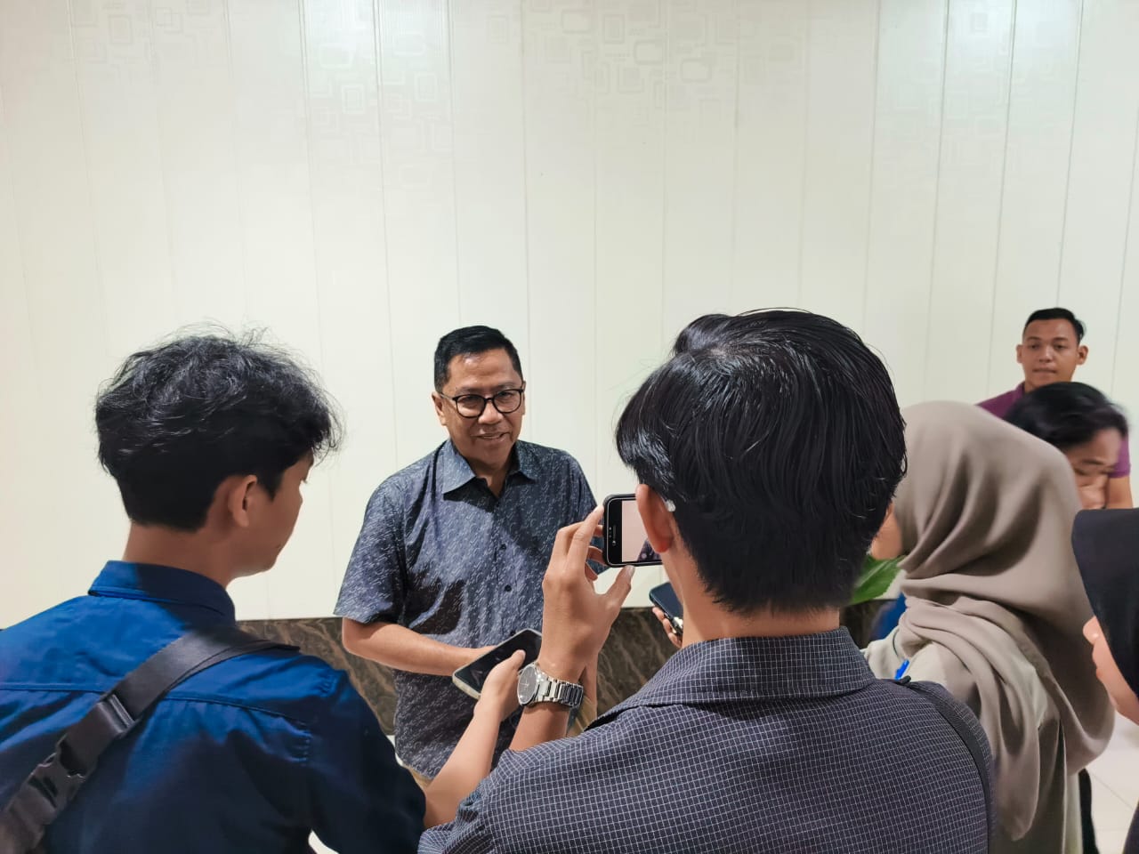 Plt Sekda Pimpin Rakor Percepatan Penanganan Darurat Banjir di Kalteng