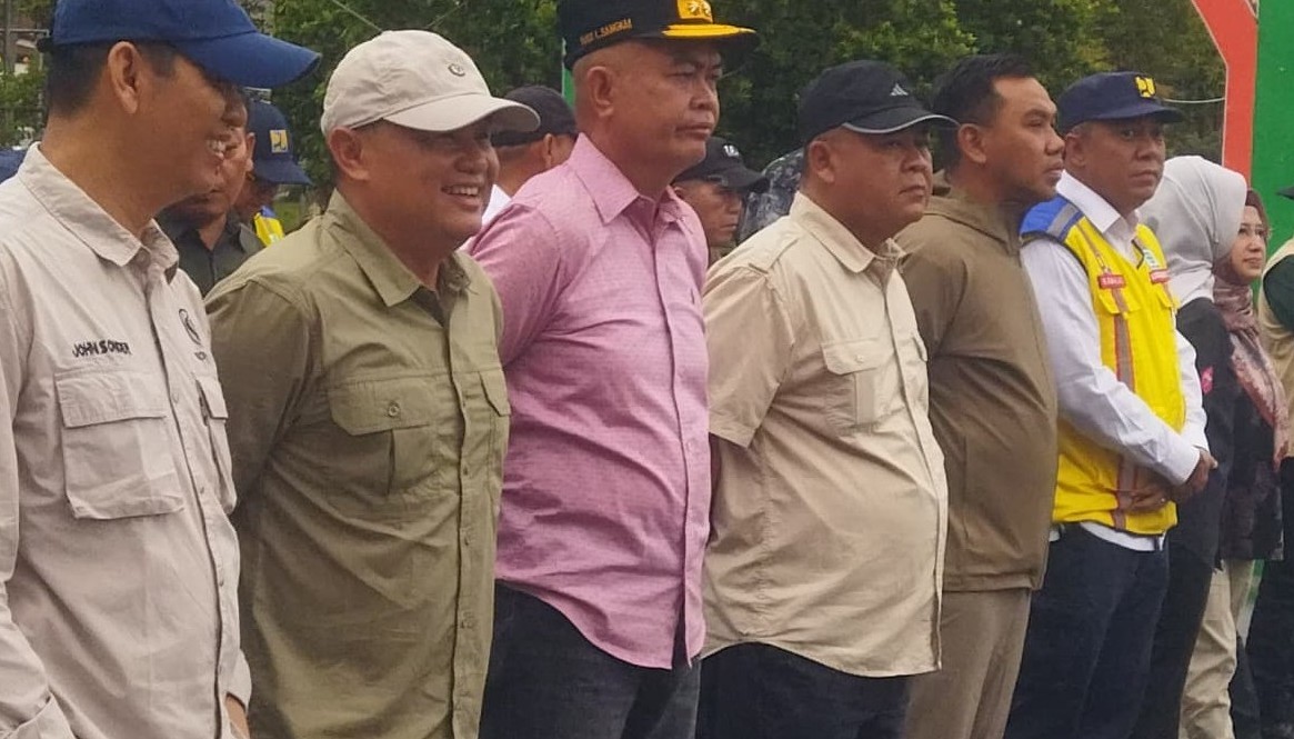 Plt. Kadis Ketahanan Pangan Prov. Kalteng Ikuti Pelepasan Pengiriman Bantuan Darurat Bencana Banjir di Wilayah Barito