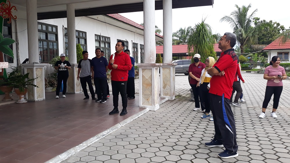 Disbun Prov. Kalteng Laksanakan Senam Pagi Bersama Perdana di Tahun 2022