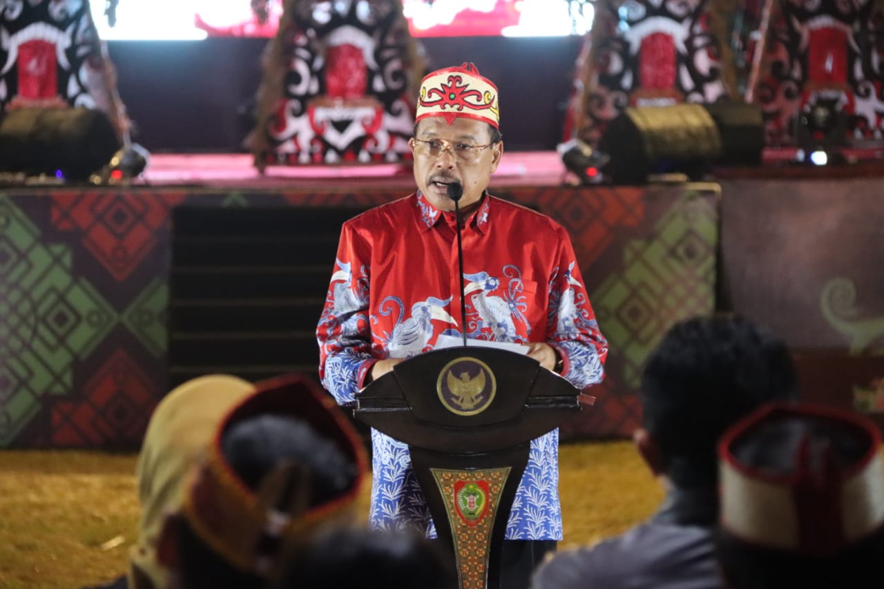 Wagub Edy Pratowo Tutup Event Festival Budaya Isen Mulang dan Festival Kuliner Nusantara Tahun 2023