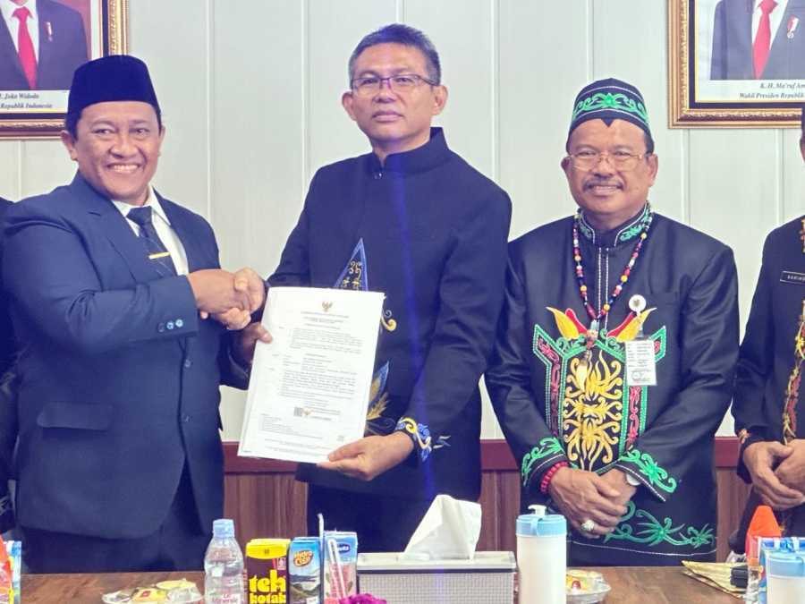 Herson B. Aden Dilantik Menjadi Pj. Bupati Gunung Mas, Ini Pejabat Yang ditunjuk Menjadi Pelaksana Harian