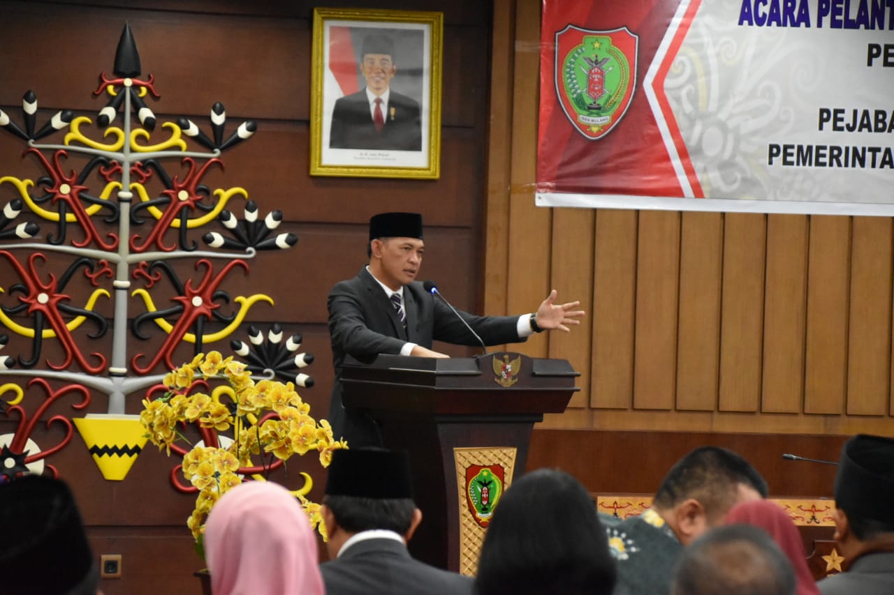 Gubernur Harapkan Pejabat Yang Baru Dilantik Bisa Berikan Peningkatan Pelayanan Kepada Masyarakat