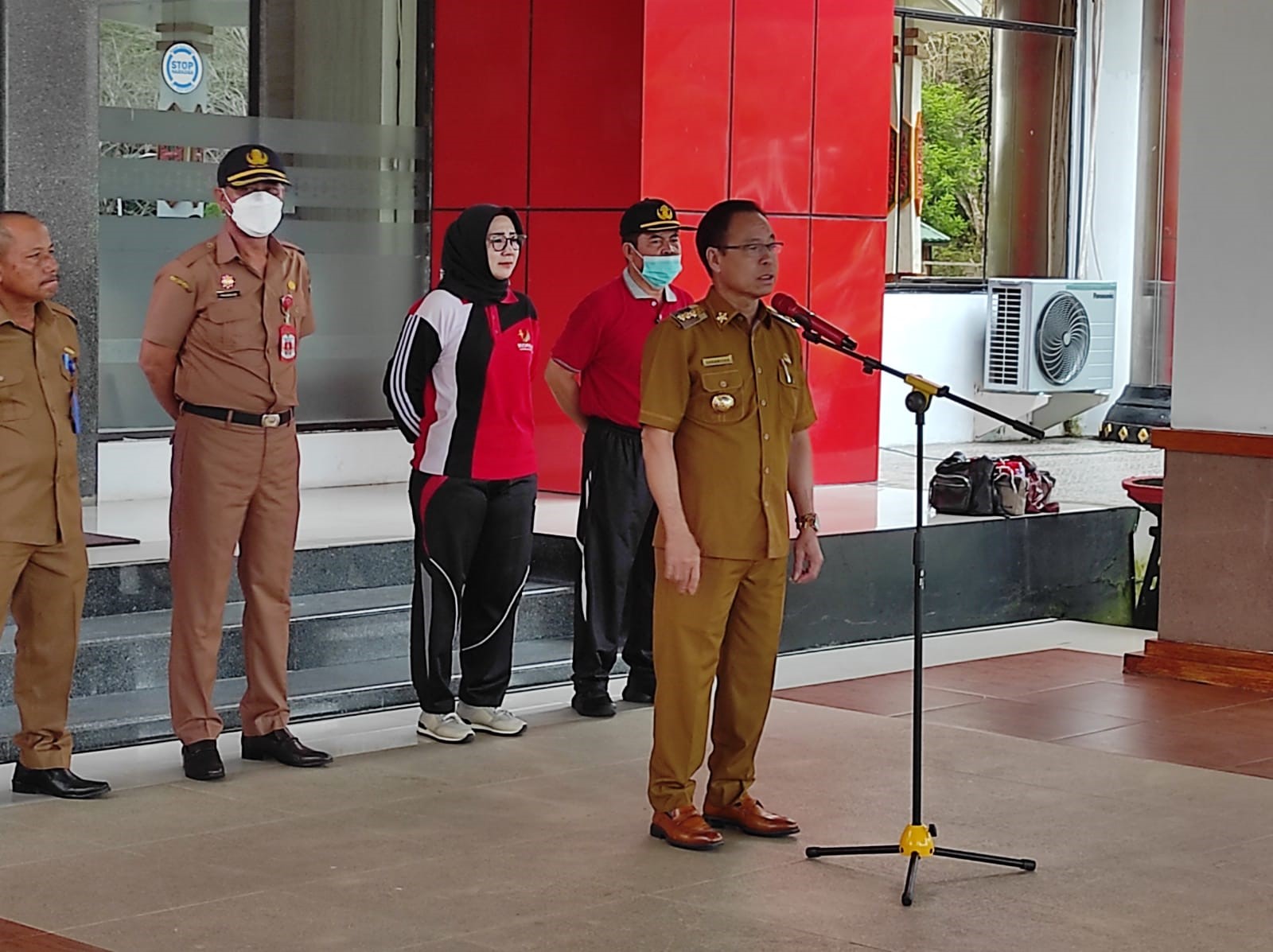 Bupati Katingan Lepas Kontingen Festival Olahraga Rekreasi Masyarakat Nasional VI 