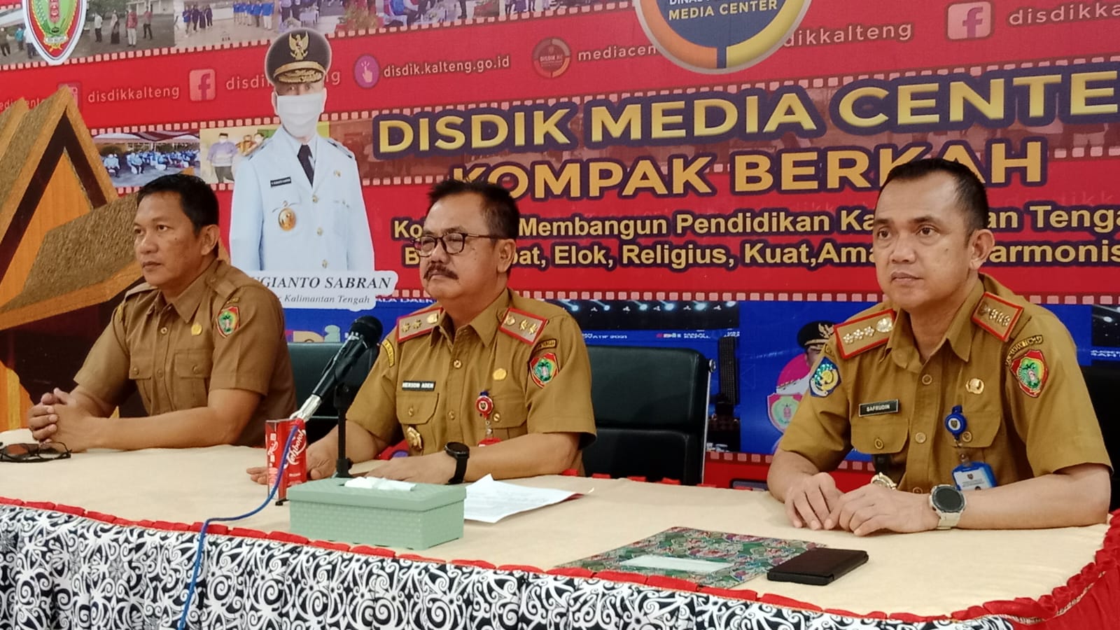 Kembangkan Bakat Seni Siswa, Plt. Kadisdik Buka Festival Lomba Seni Siswa Nasional
