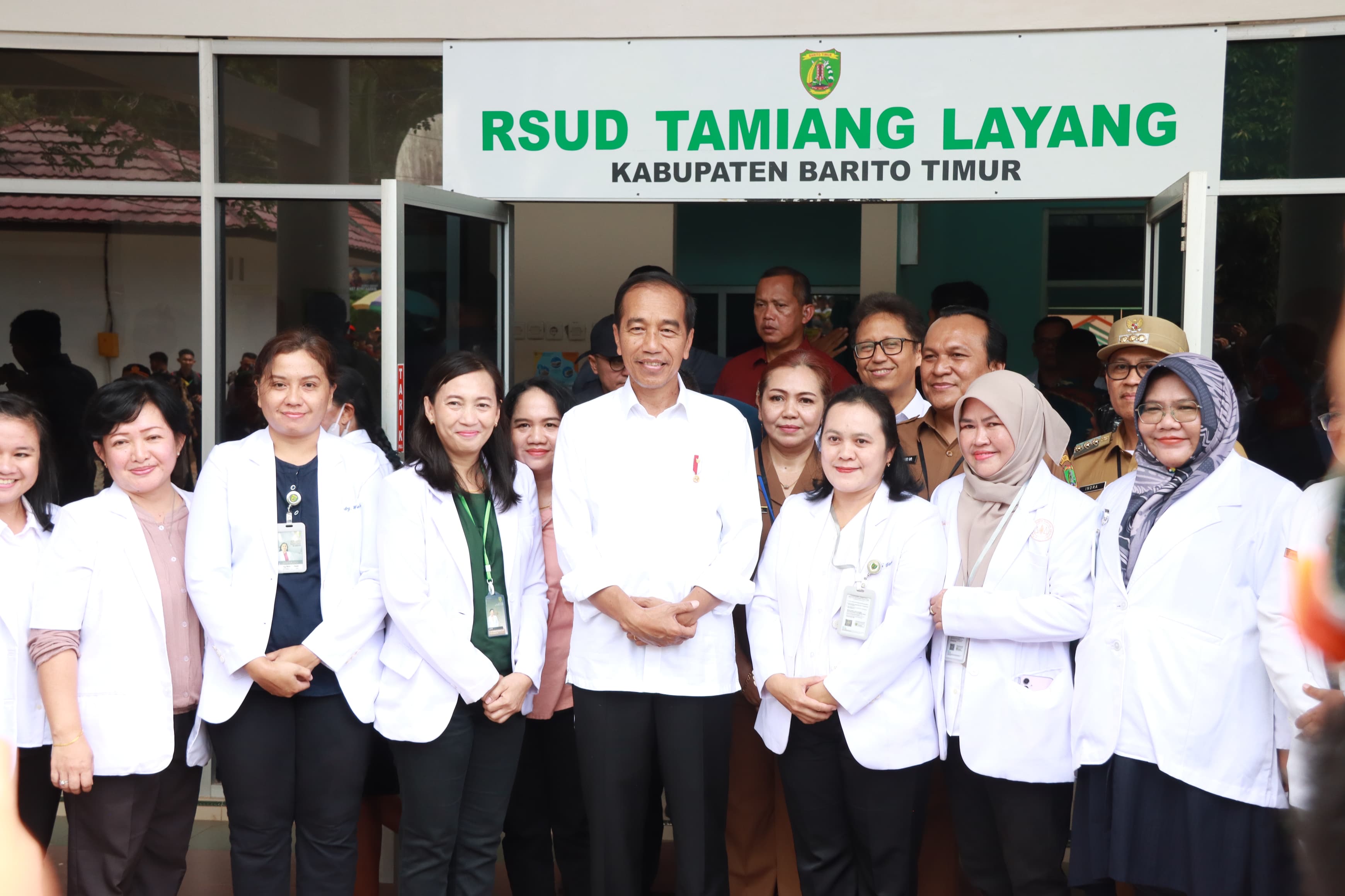 Berikan Perhatian Serius Terhadap Kualitas Layanan Kesehatan, Gubernur Kalteng dampingi Presiden Tinjau RSUD Tamiang Layang 
