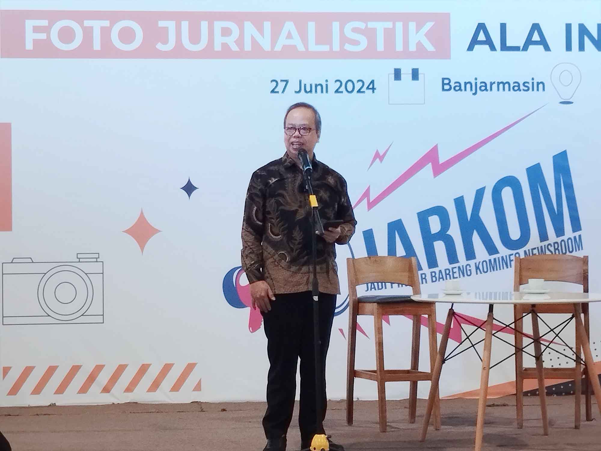 Prahum Diskominfosantik Kalteng Ikuti Bimtek Jarkom Fotografi