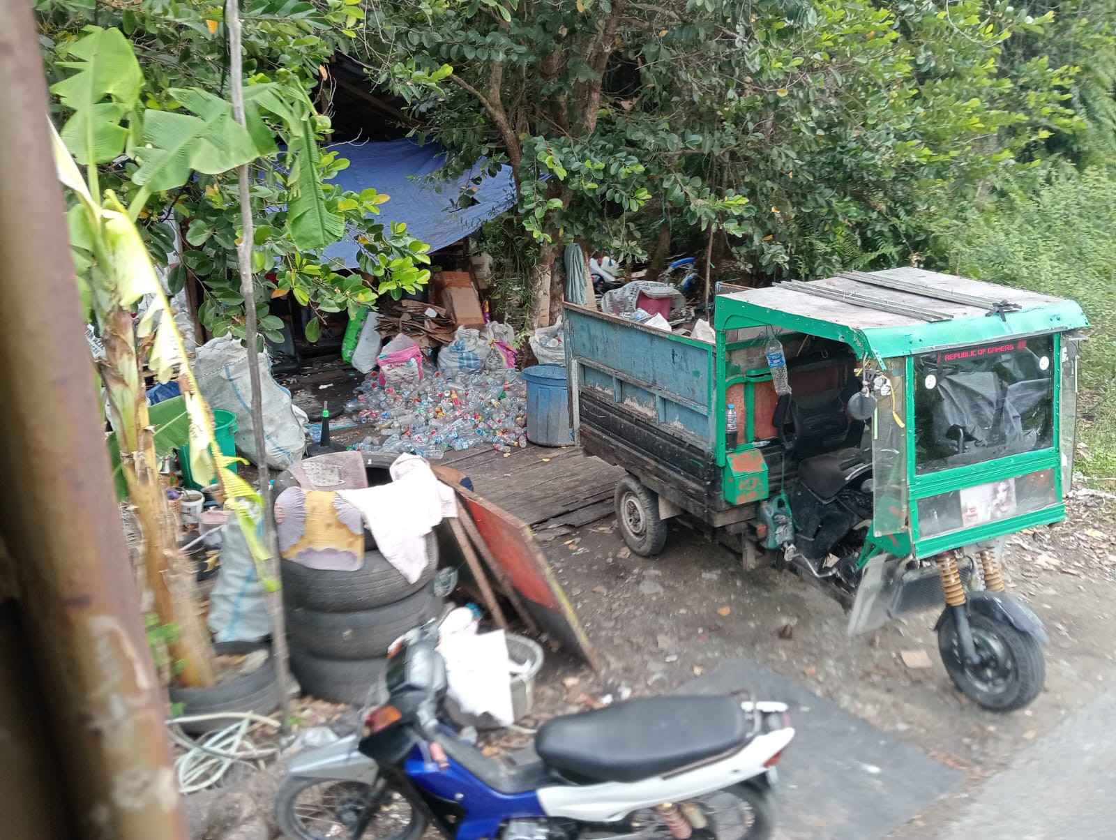 Tegakkan Perda dan Lindungi Aset Daerah, Satpol PP Kalteng Tertibkan Reklame Ilegal dan Kawal Aset Pemerintah