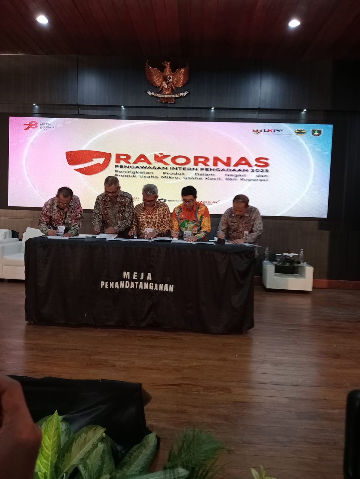 Inspektur Provinsi Kalteng Menjadi Narasumber Pada Rakornas Pengawasan Intern P3DN dan Produk UMKK