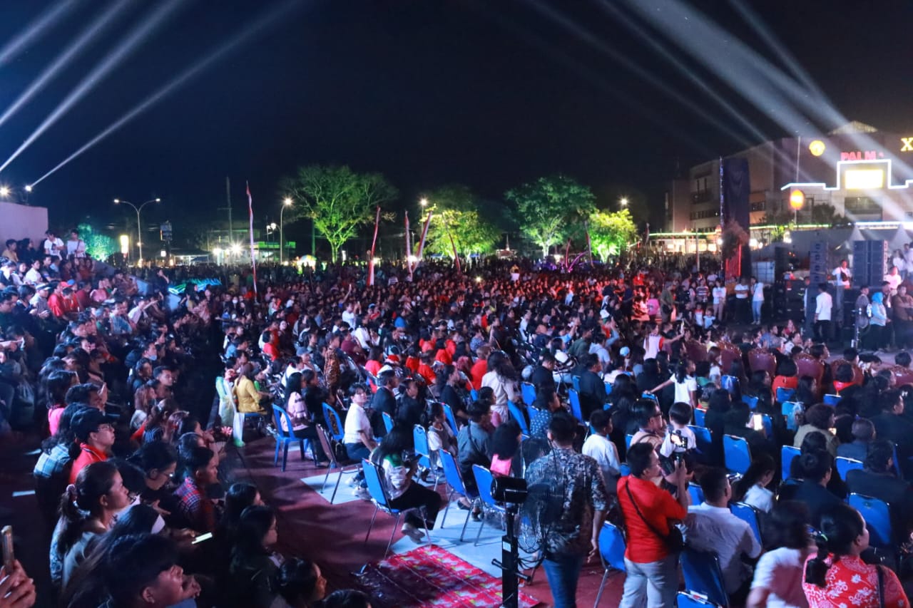 Hadiri Kalteng Bermazmur, Ribuan Umat Kristiani Padati Bundaran Besar Palangka Raya