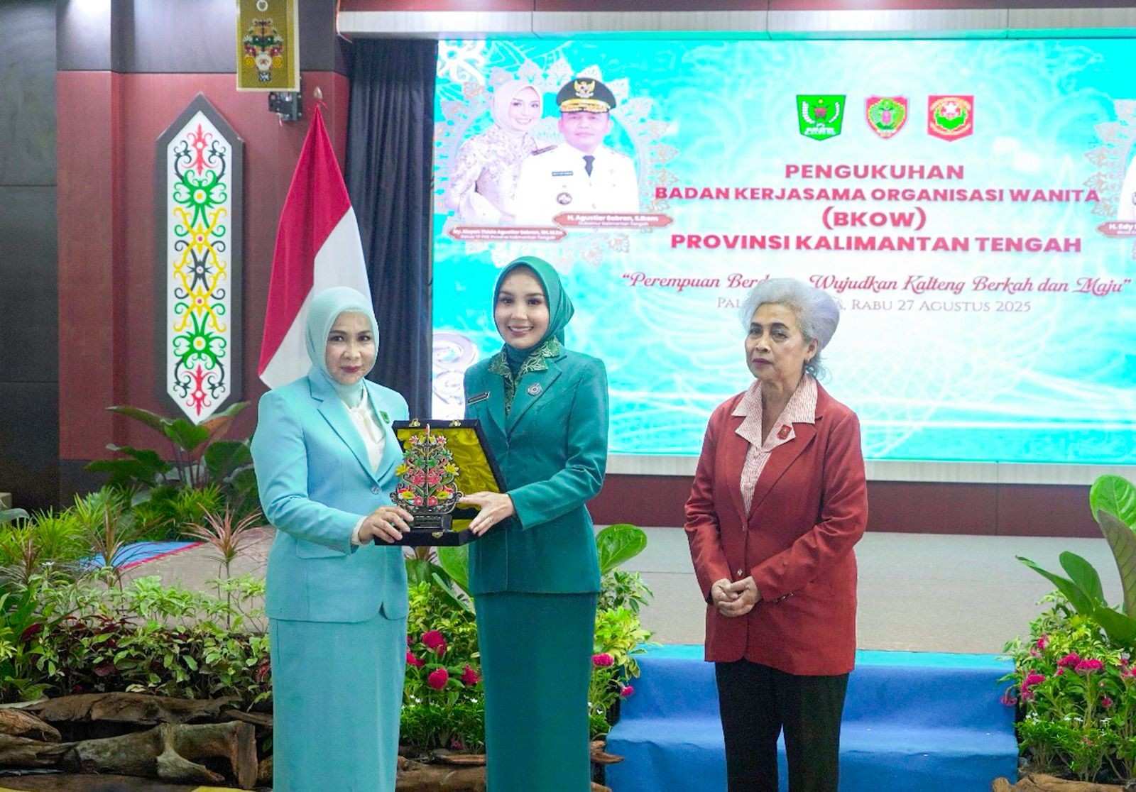 Wagub Edy Pratowo Kukuhkan BKOW Kalteng 2025–2030, Tegaskan Peran Strategis Perempuan dalam Pembangunan