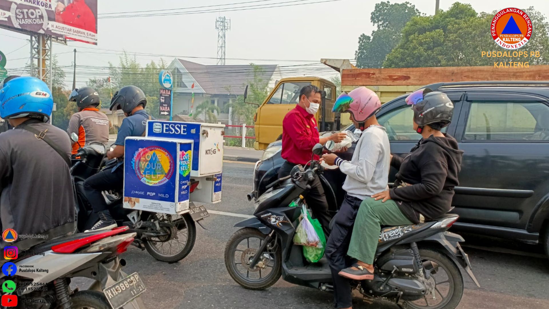 Satgas Pengendalian Karhutla Bagikan Masker Gratis Kepada Masyarakat 