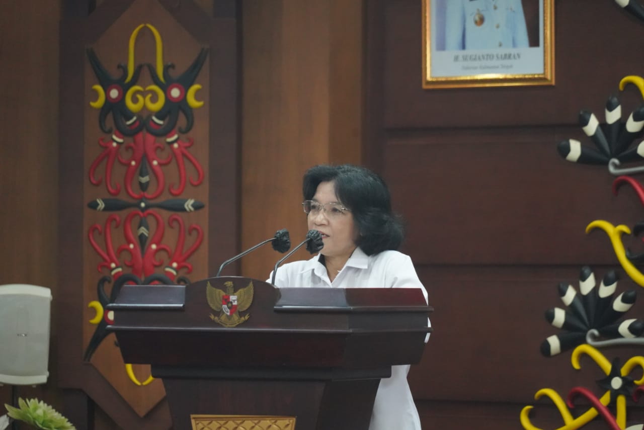 Asisten Ekbang Sri Widanarni Buka Rakor Pengendalian Administrasi Pelaksanaan Pembangunan Konstruksi di Wilayah Provinsi dan Kabupaten/Kota se-Kalteng