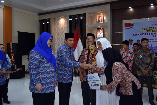 Peringatan Harganas ke-31, Pj Bupati Budi Santosa Dorong Penguatan Peran Keluarga untuk Wujudkan Indonesia Emas