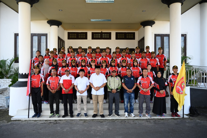 Pj Bupati Budi Santosa Lepas Kontingen Kobar Ikuti IBAB dan Upacara Hari Sumpah Pemuda ke-96 Tingkat Provinsi Kalteng