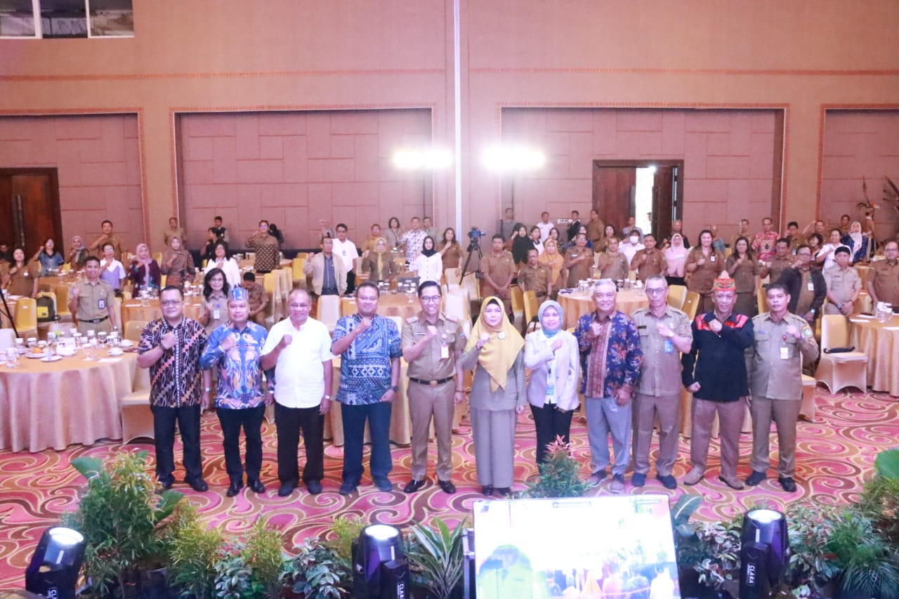 Asisten Ekbang Sri Widanarni Buka Seminar Ketahanan Pangan di Provinsi Kalteng Tahun 2023