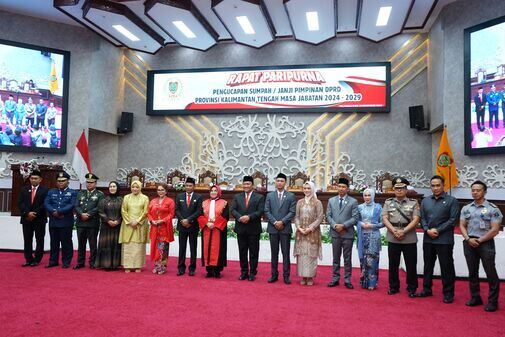 Hadiri Pengucapan Sumpah Jabatan Pimpinan DPRD Prov. Kalteng 2024-2029, Kadisbudpar Harapkan Budaya dan Pariwisata Kalteng Semakin Maksimal