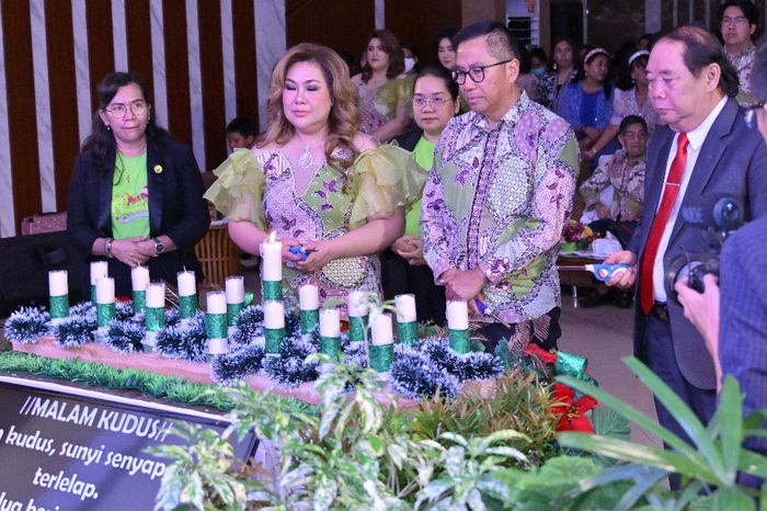 Kepala Bapperida Kalteng Hadiri Natal Flo Go Tours & Travel Ministry