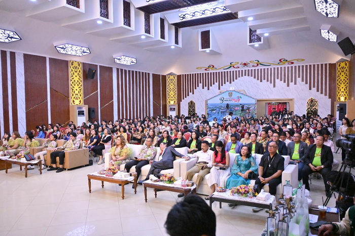 Kepala Bapperida Kalteng Hadiri Natal Flo Go Tours & Travel Ministry