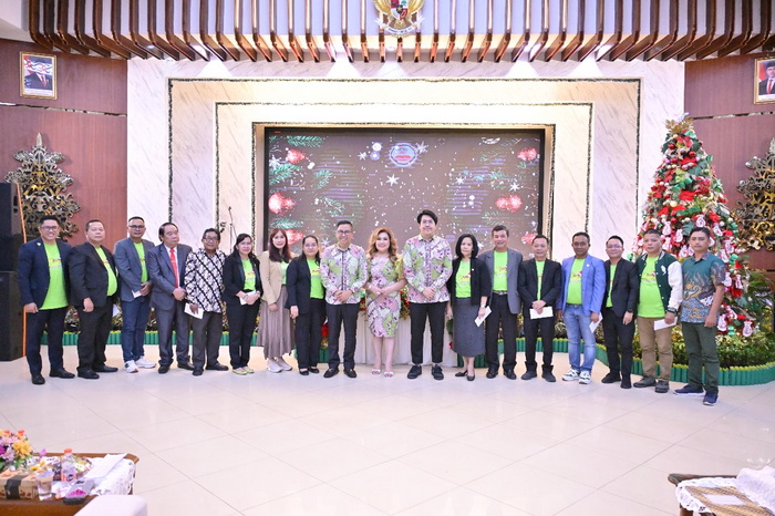 Kepala Bapperida Kalteng Hadiri Natal Flo Go Tours & Travel Ministry