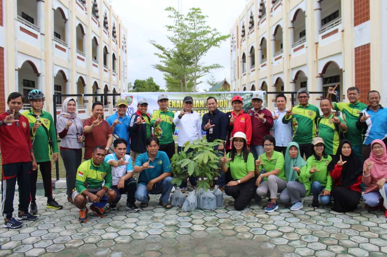 Gerakan Jum`at Menanam Lakukan Penanaman Pohon di Kampus IAIN Palangka Raya