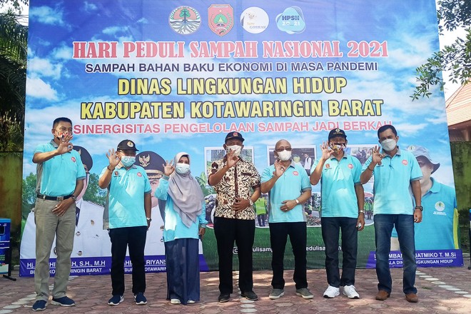 Peringatan Hari Peduli Sampah Nasional 2021 di Kabupaten Kobar