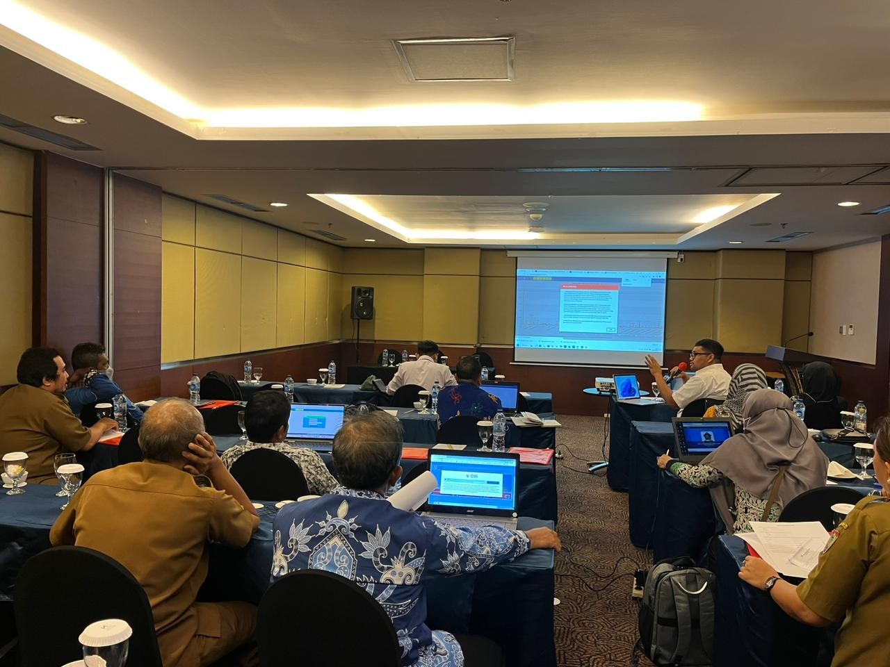 Dislutkan Gelar Bimtek Aplikasi Perizinan OSS-SIMKADA Tahun 2023