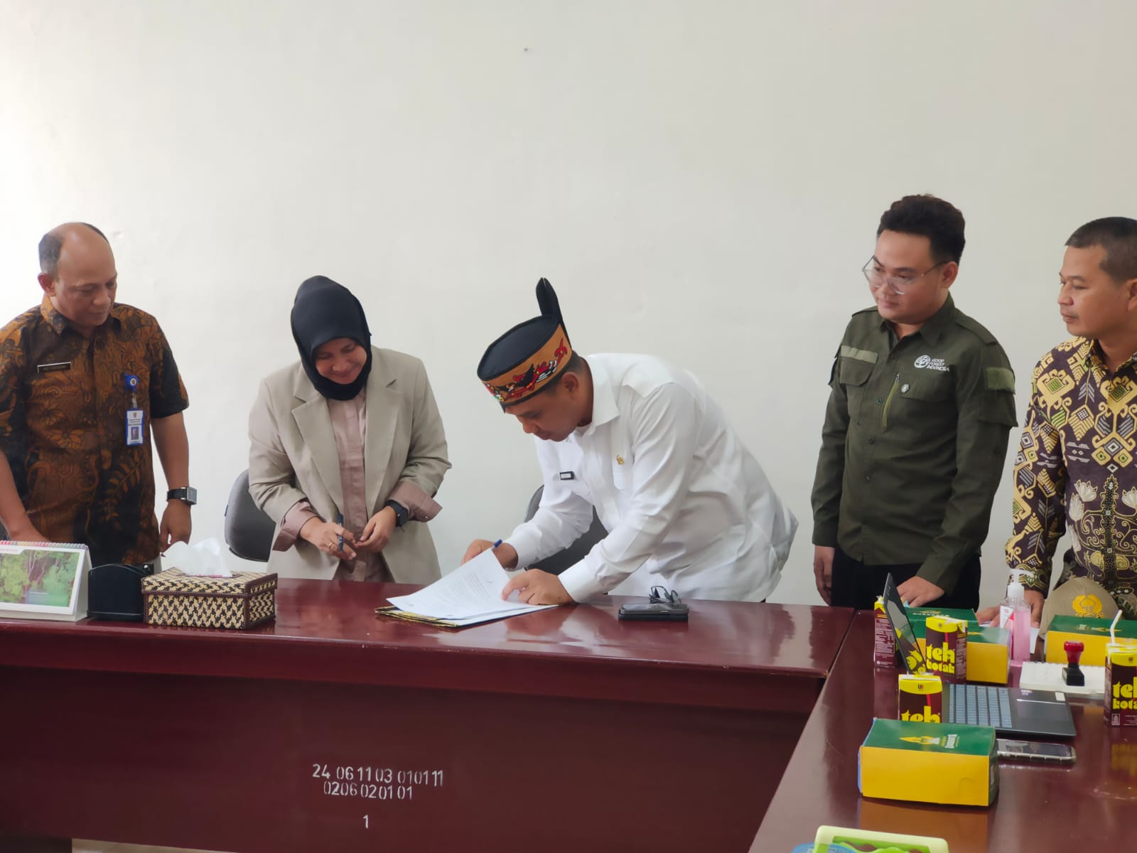 Dorong Pengembangan Komoditas Kakao di Kalteng, Kadisbun Tandatangani MoU dengan Yayasan Good Forest Indonesia