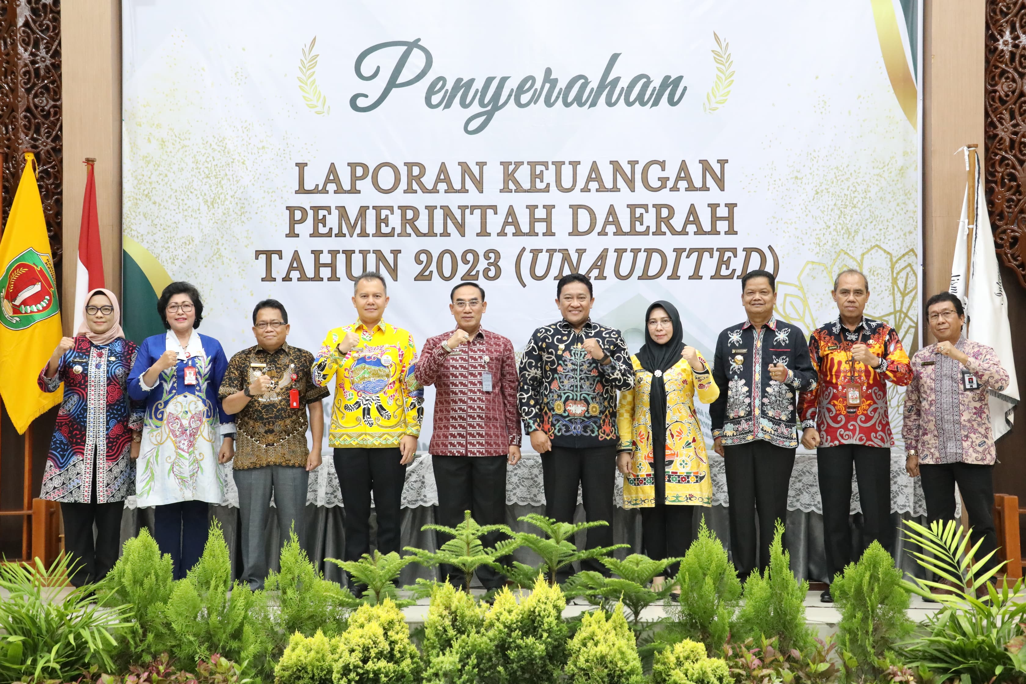 Wagub Edy Pratowo Serahkan LKPD TA. 2023 kepada Perwakilan BPK RI Provinsi Kalteng