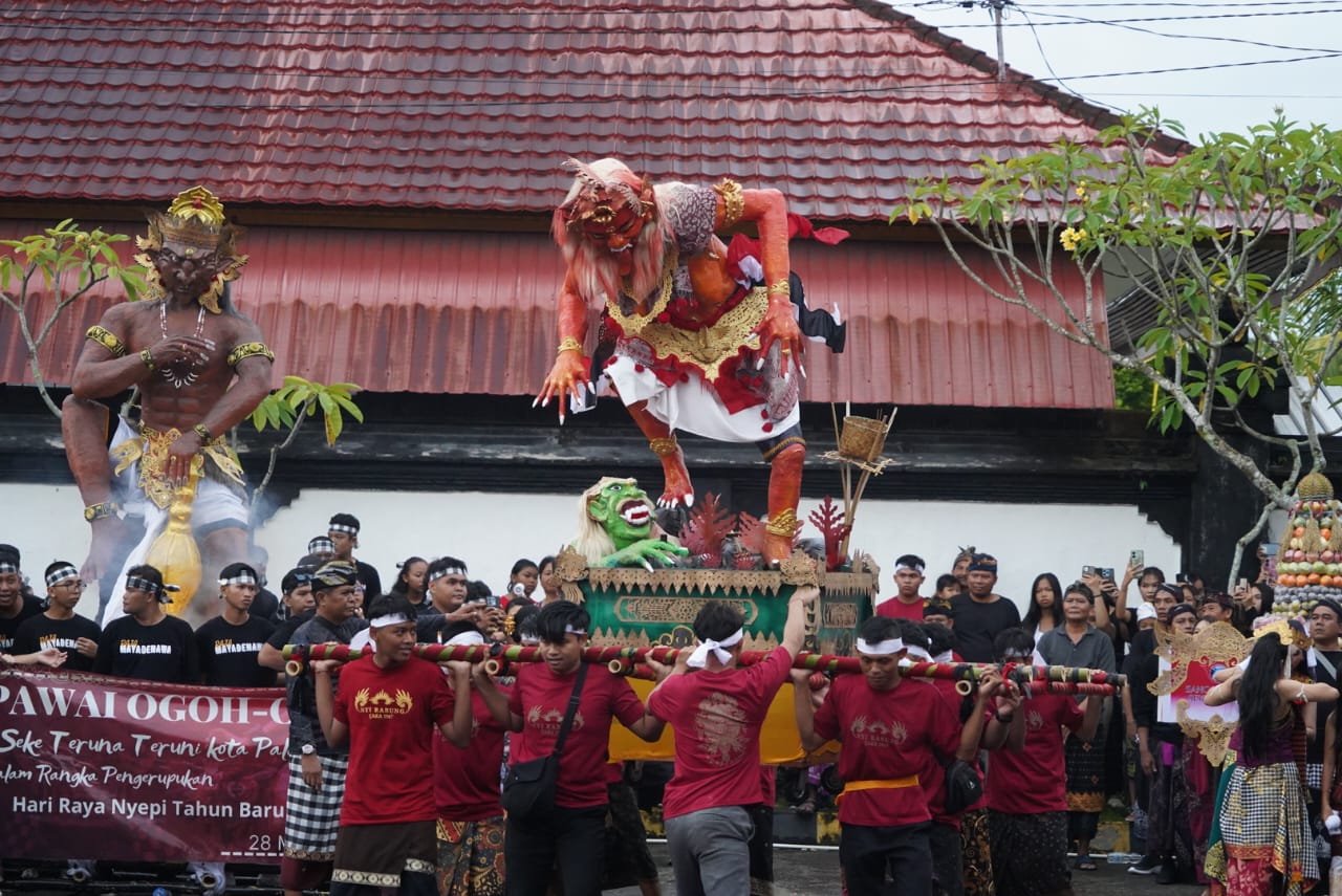Mewakili Gubernur, Kasatpol PP Kalteng Lepas Pawai Ogoh-Ogoh 
