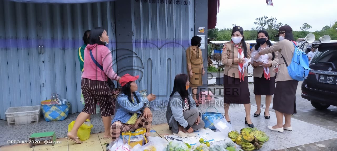 Seribu Masker Dibagikan Kwarcab Pramuka Gunung Mas  