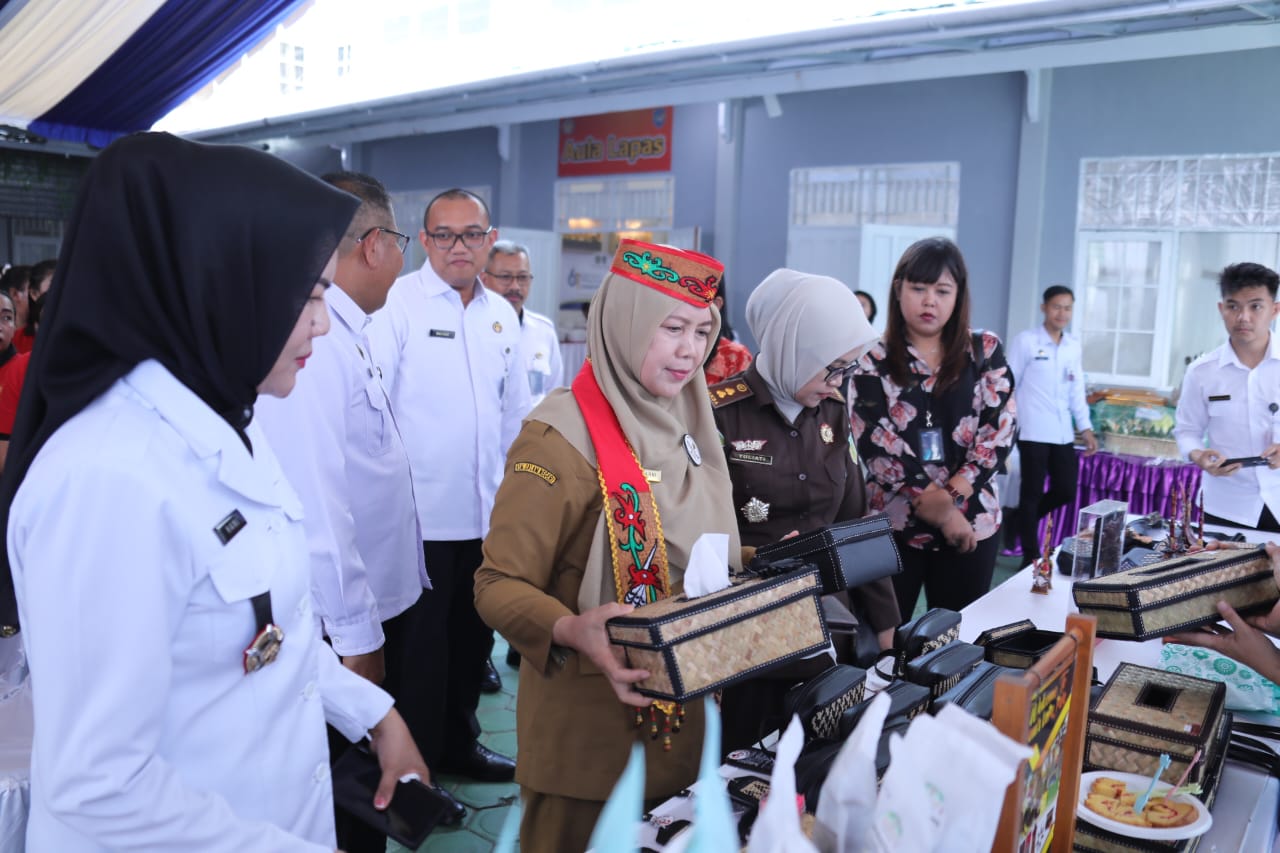 Hari Bhakti Pemasyarakatan Ke-61, Asisten Ekbang Harapkan Pemerintah Provinsi dan Kabupaten/Kota Kolaborasi Dukung Warga Binaan Tingkatkan Keterampilan Selama di Dalam Lapas