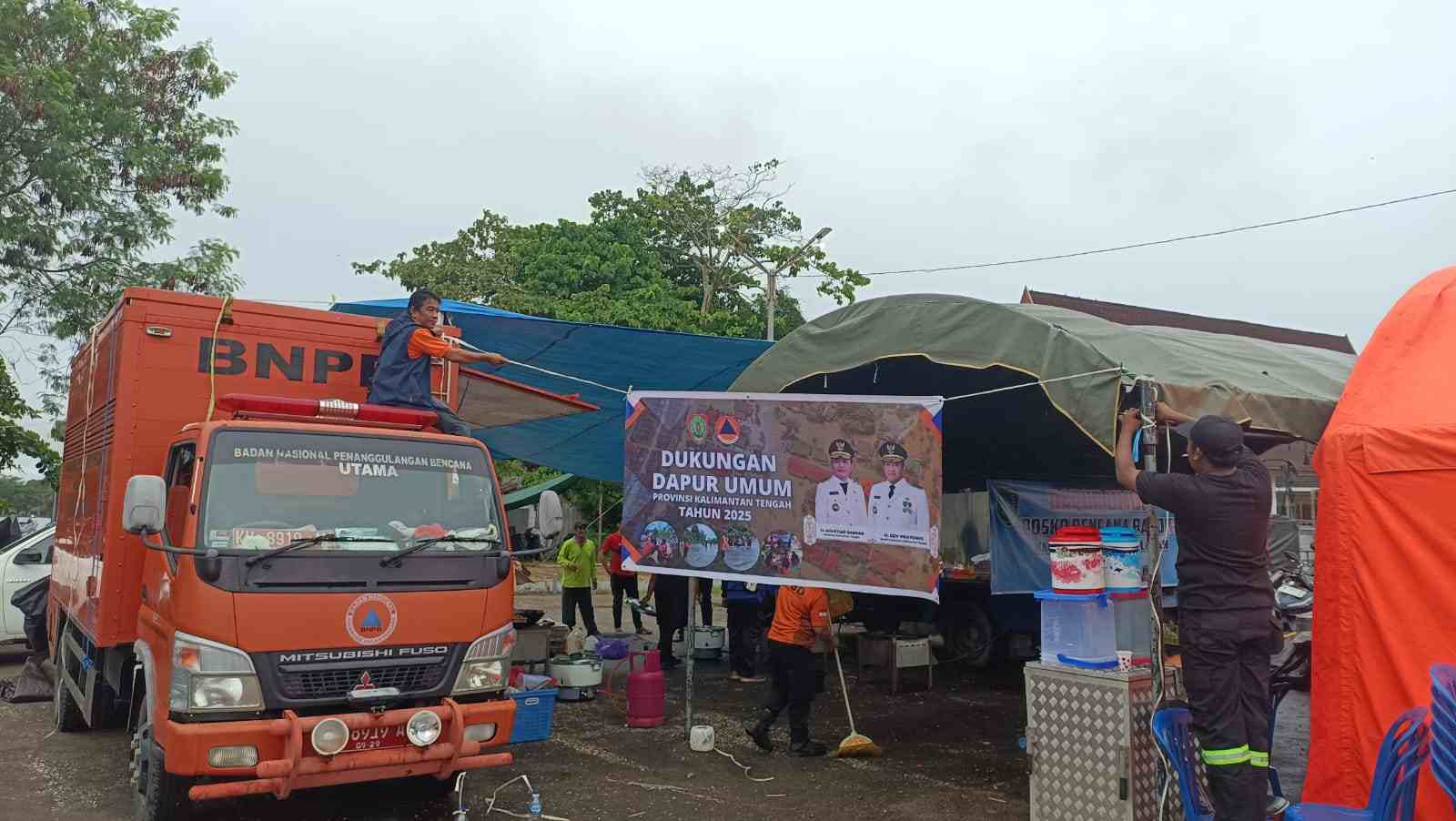 BPBD Prov. Kalteng Dirikan Dapur Umum untuk Warga Terdampak Banjir di Buntok