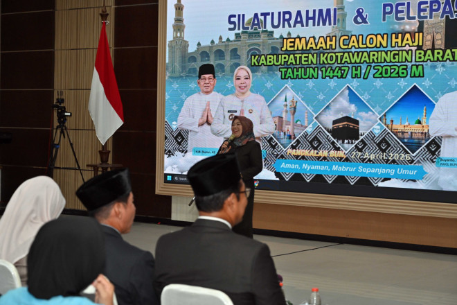 Bupati Hj. Nurhidayah Lepas 161 Jemaah Calon Haji Tahun 1447 H
