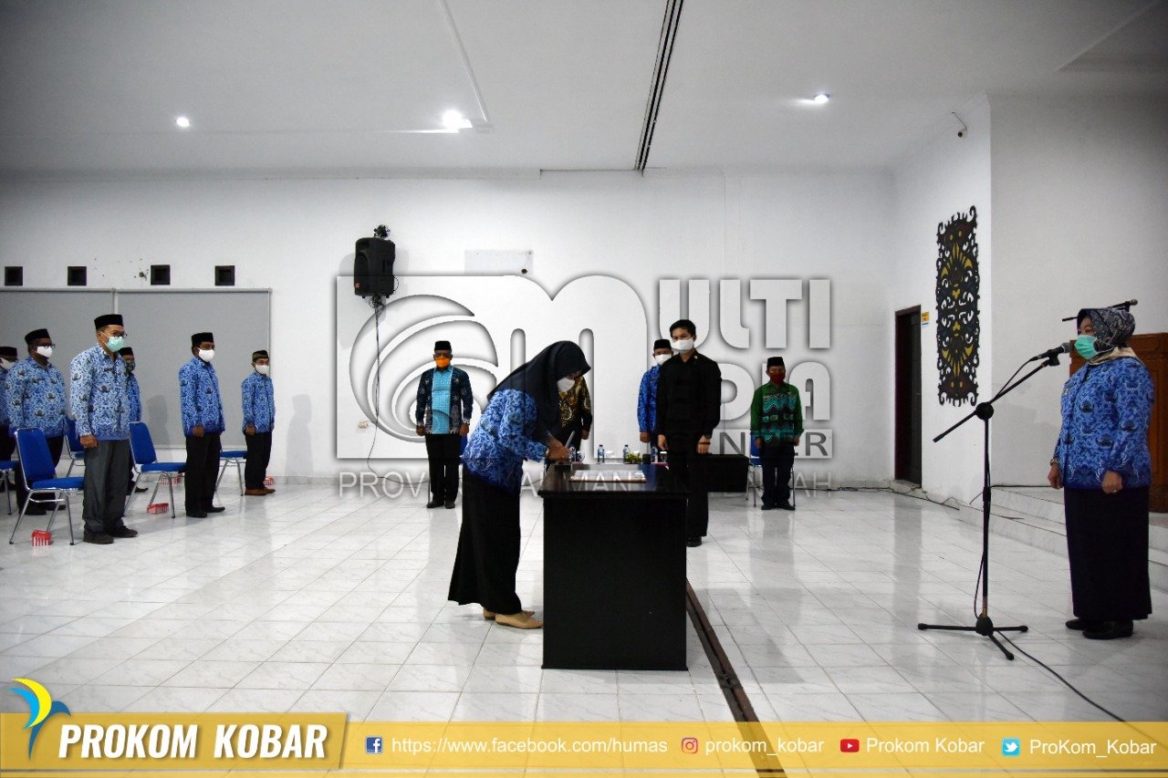 Bupati Lantik 58 Pejabat Administrator di Lingkungan Pemkab Kobar