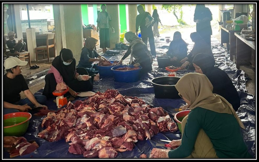 Majelis Taklim DPMPTSP Prov. Kalteng Salurkan Hewan Kurban pada Idul Adha 1447 H, Wujud Semangat Berbagi dan Kepedulian